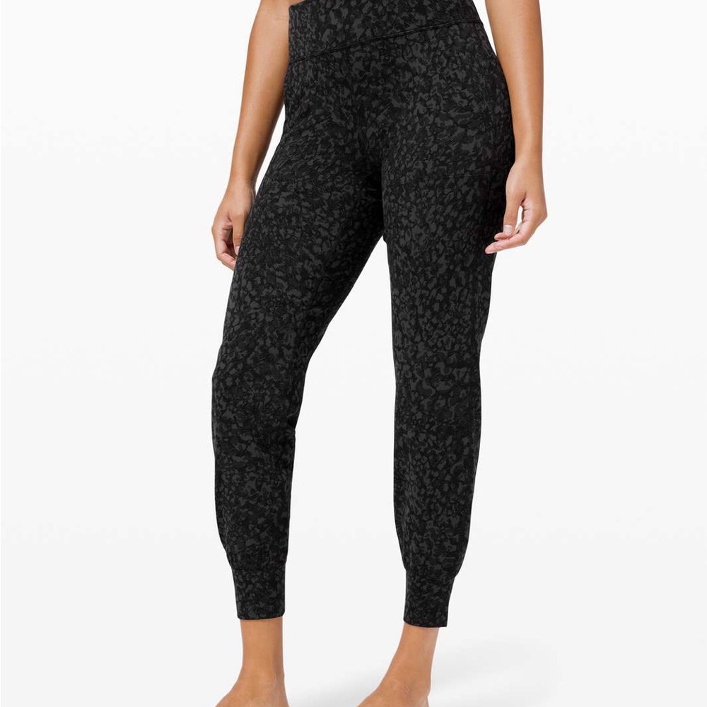 Lululemon Black cheetah Patterned align Joggers, Sz 8